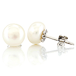 Freshwater pearl and silver stud earrings