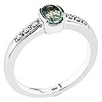 Alexandrite and white diamond gold ring.