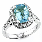 Aquamarine and white diamond gold ring.