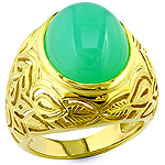 Chrysoprase and yellow gold ring.