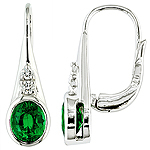 Green tsavorite ,diamond and white gold earring.