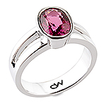 Pink spinel and yellow gold ring.
