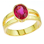 Pink spinel and yellow gold ring.
