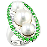 Tsavorite,pearl and silver ring.